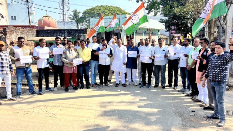 मनरेगा योजना में परिवर्तन कर ग्रामीणों का रोजगार छीन रही केंद्र सरकार – लक्ष्मीनाथ साहू