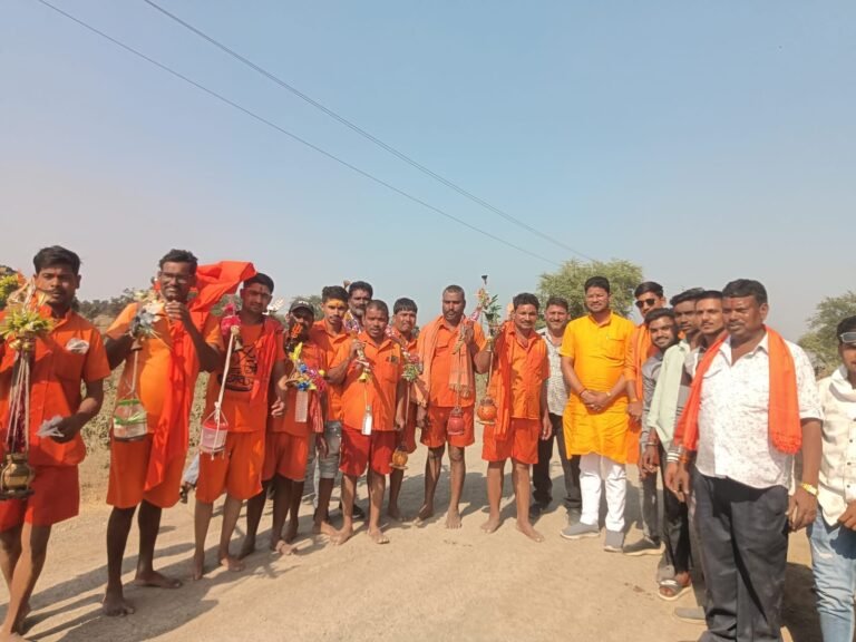 महाशिवरात्रि पर उमड़ा आस्था का सैलाब,शिव आराधना महोत्सव के द्वितीय दिवस पूजन हेतु लगी रही श्रद्धालुओं की भीड़